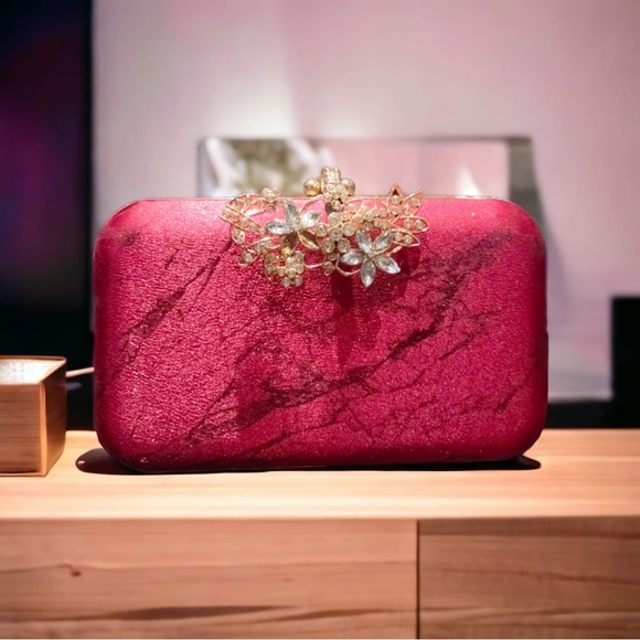 Handbags - Brand New clutch